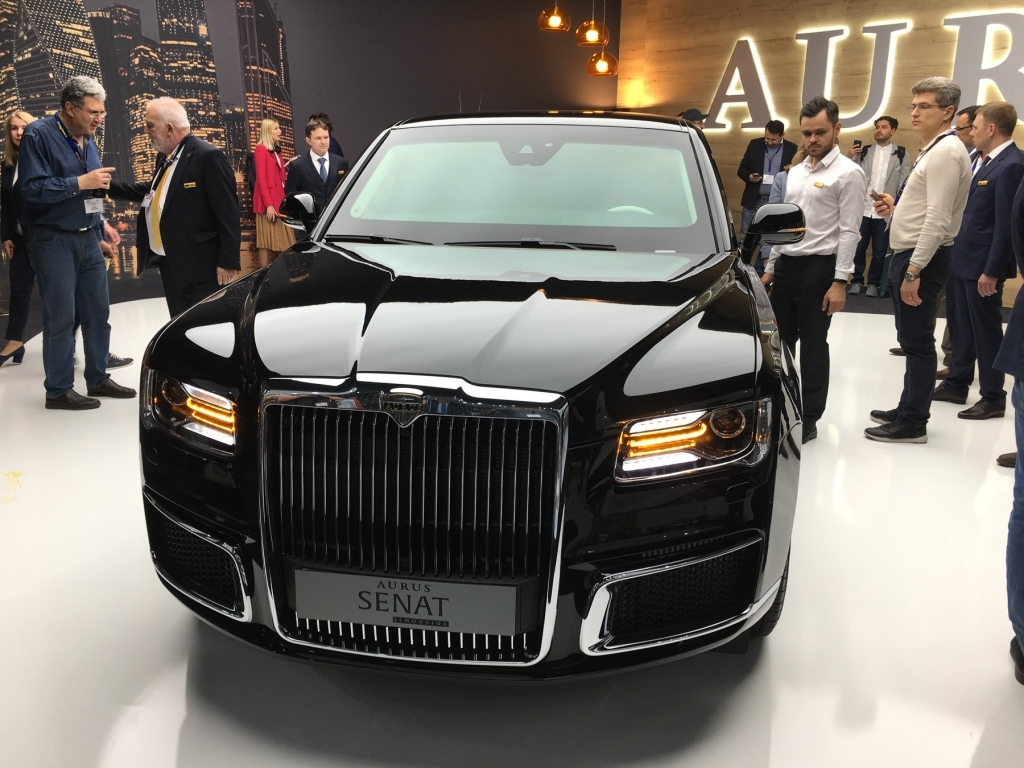 Мантуров заявил, что сборка автомобилей Aurus в ОАЭ может стартовать в 2024 году