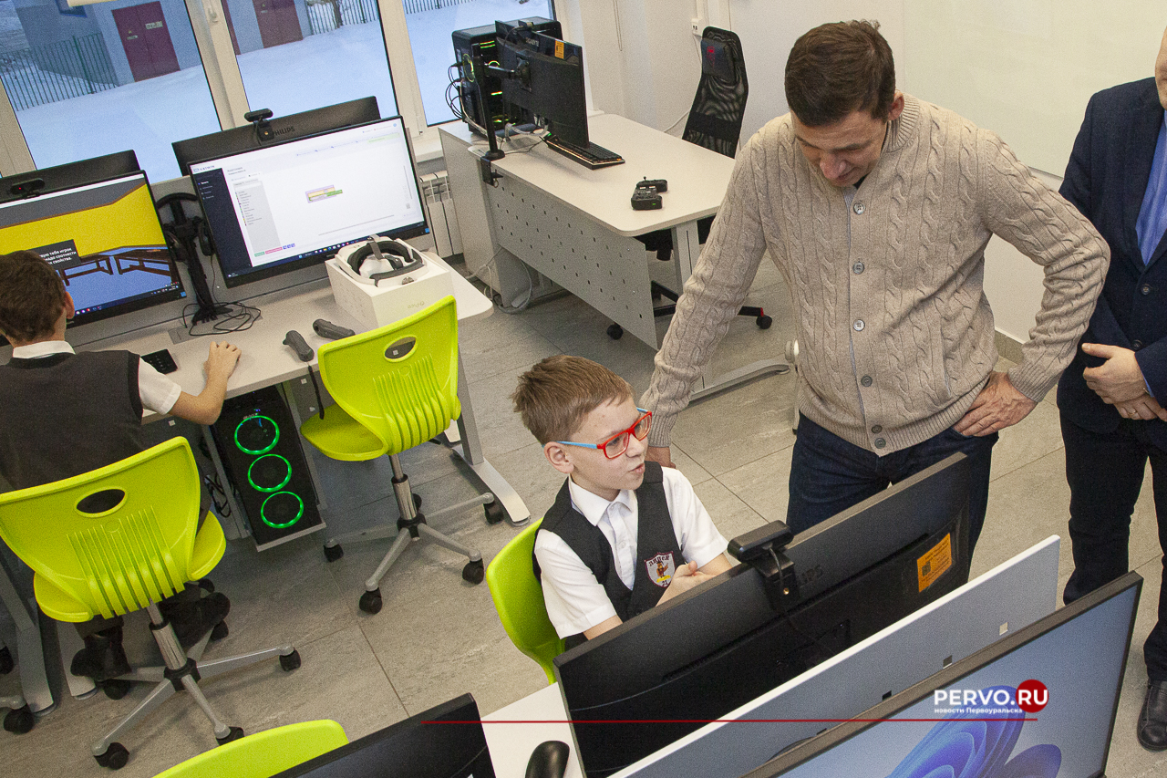 Евгений Куйвашев оценил передовые образовательные проекты, реализуемые в Первоуральске 