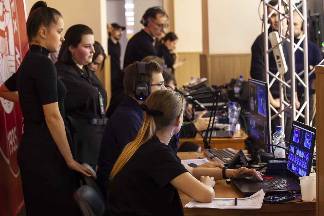 В Первоуральске Новотрубники провели новогодний онлайн-корпоратив