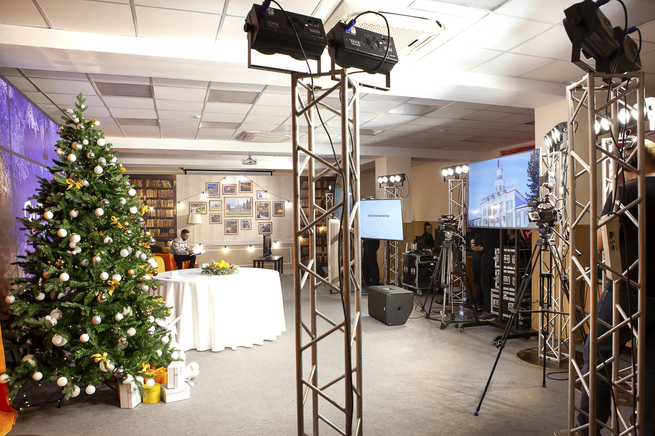 В Первоуральске Новотрубники провели новогодний онлайн-корпоратив