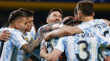 Сборная Аргентины стала первым финалистом чемпионата мира по футболу в Катаре