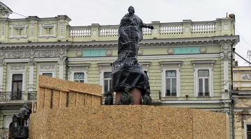 В Одессе снесли памятник Екатерине II