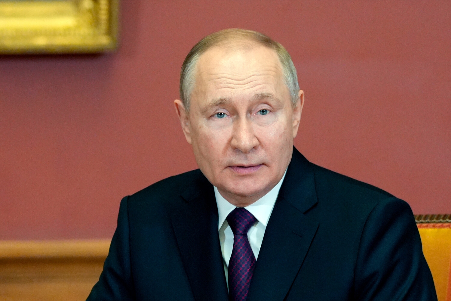 Портрет президента России Путина разместили среди участников Делийского саммита G20