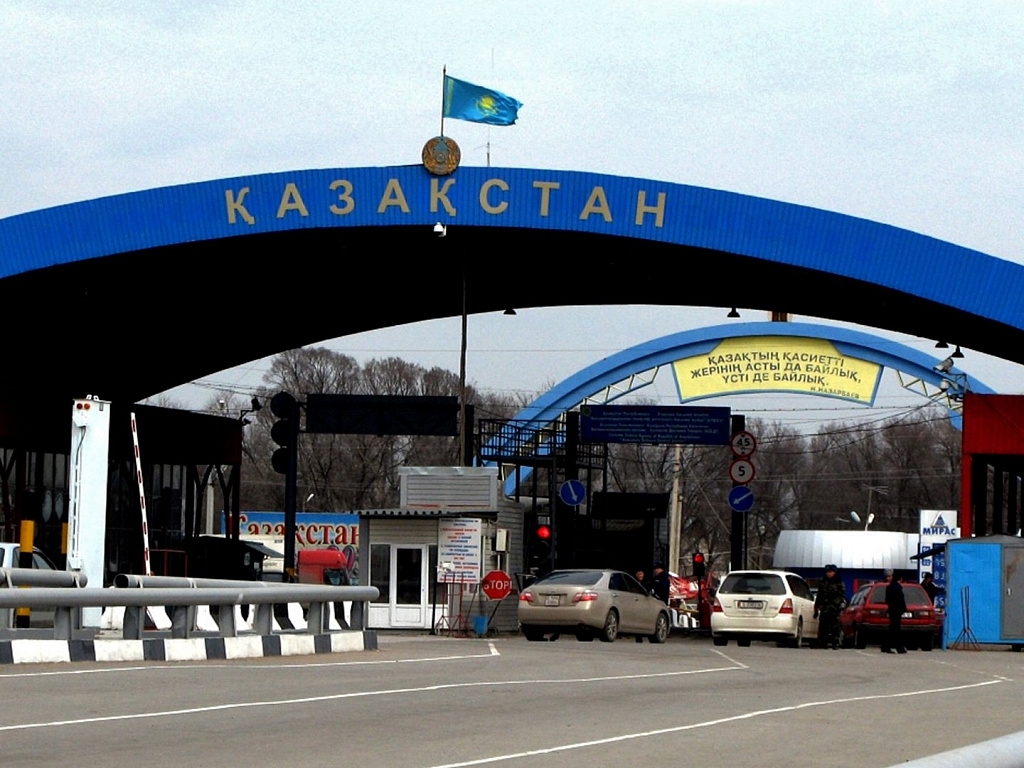 В Казахстане вступили в силу изменения в правила въезда иностранцев в страну