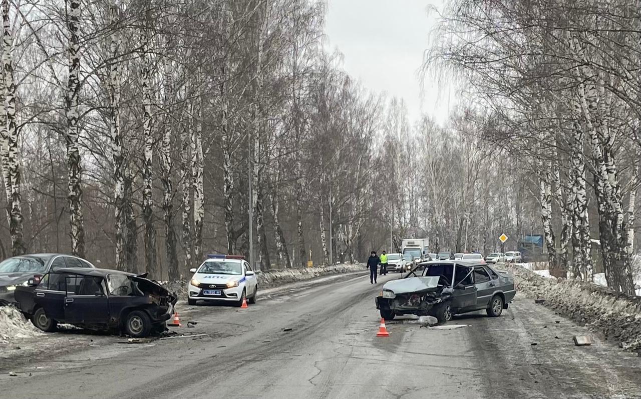Водитель АвтоВАЗа уснул за рулем и спровоцировал ДТП