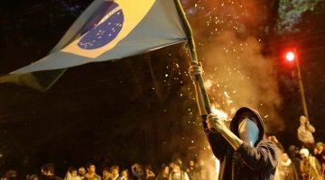 Президент Бразилии Лула да Силва проводит совещание в связи с беспорядками