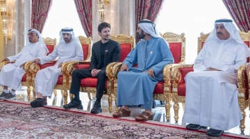 Павел Дуров пришел на встречу с премьер-министром ОАЭ в кроссовках за 17 тысяч рублей