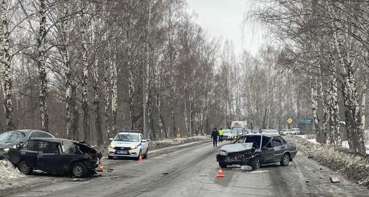 Водитель АвтоВАЗа уснул за рулем и спровоцировал ДТП