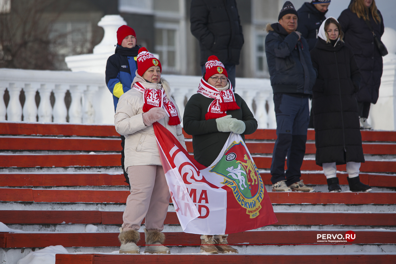 «Уральский трубник» в Первоуральске проиграл «Воднику». Фотографии