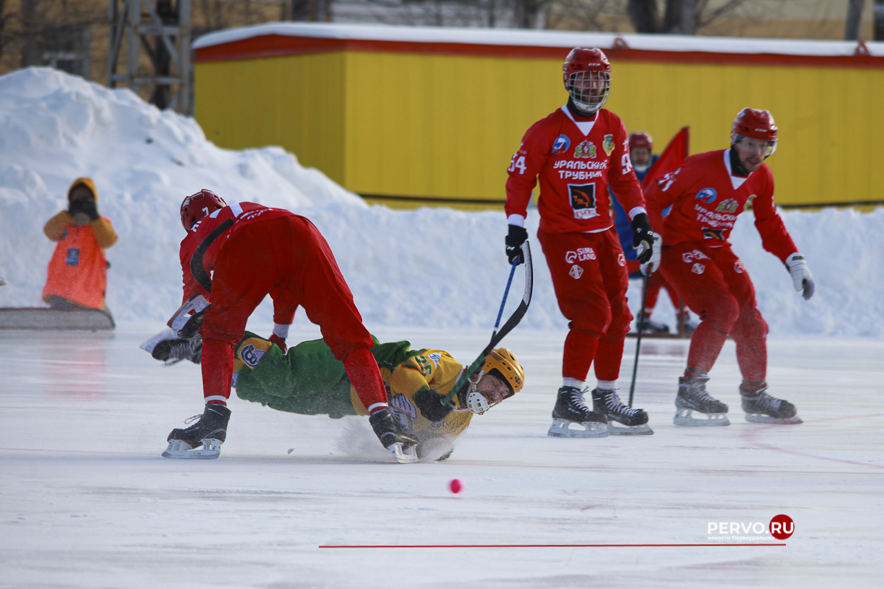 «Уральский трубник» в Первоуральске проиграл «Воднику». Фотографии