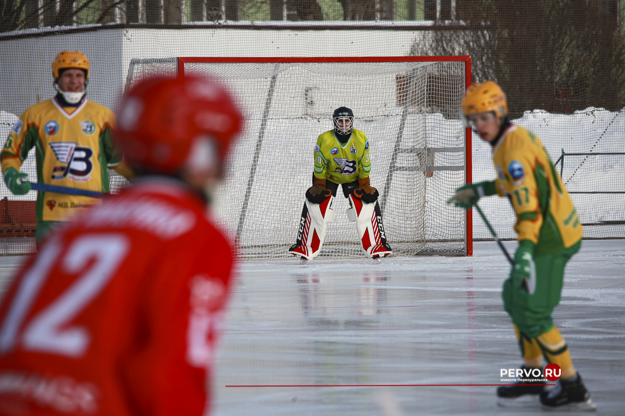 «Уральский трубник» в Первоуральске проиграл «Воднику». Фотографии