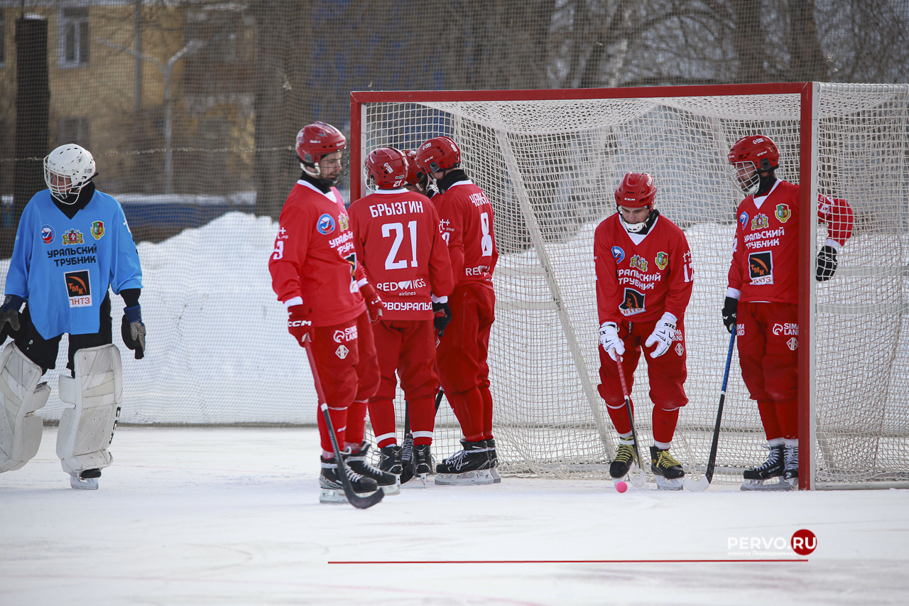 «Уральский трубник» в Первоуральске проиграл «Воднику». Фотографии