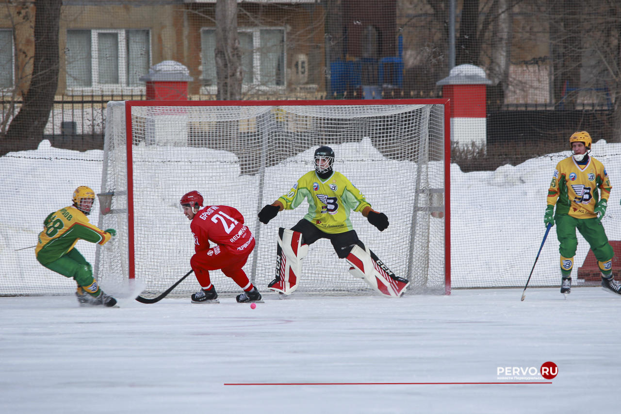 «Уральский трубник» в Первоуральске проиграл «Воднику». Фотографии