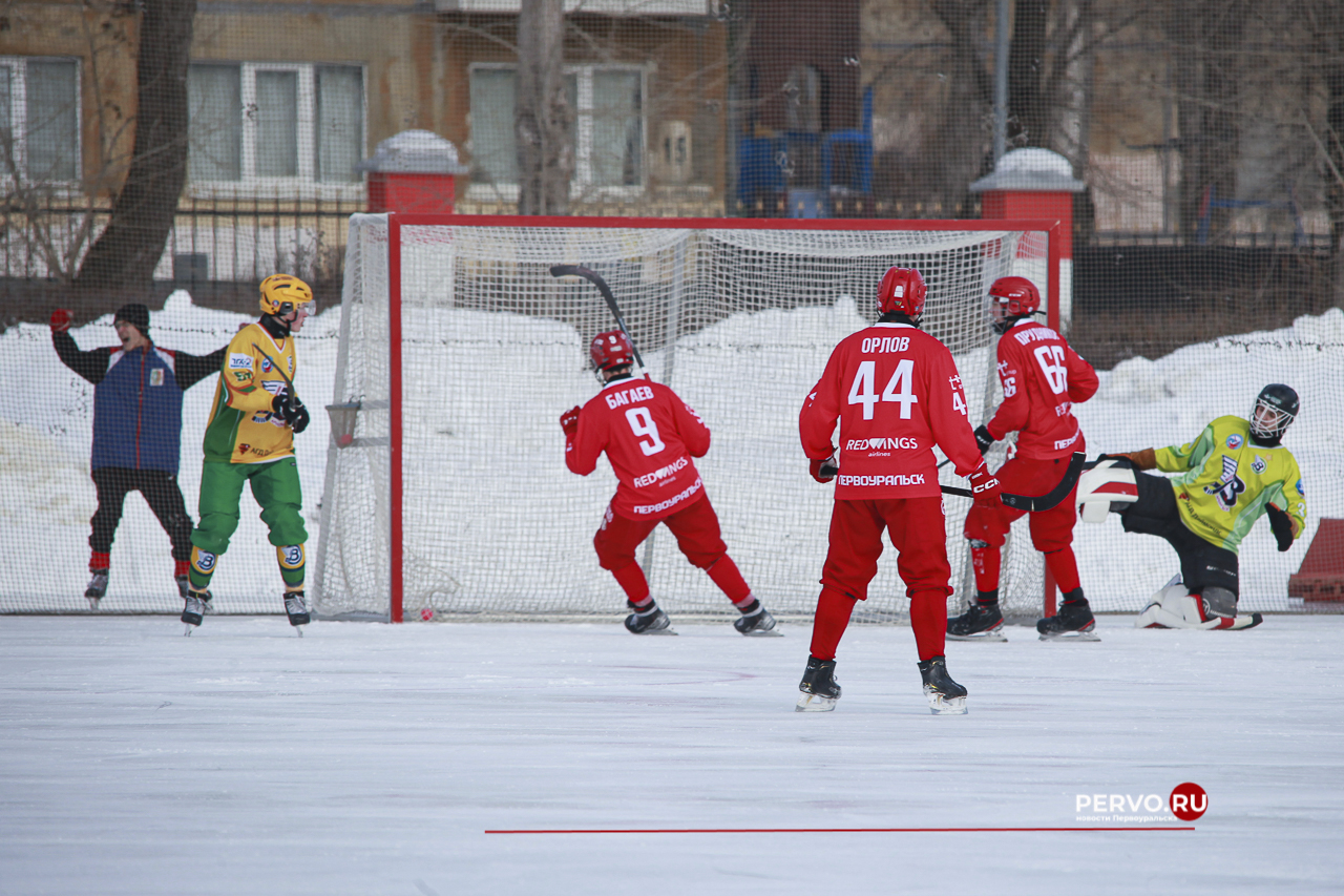 «Уральский трубник» в Первоуральске проиграл «Воднику». Фотографии