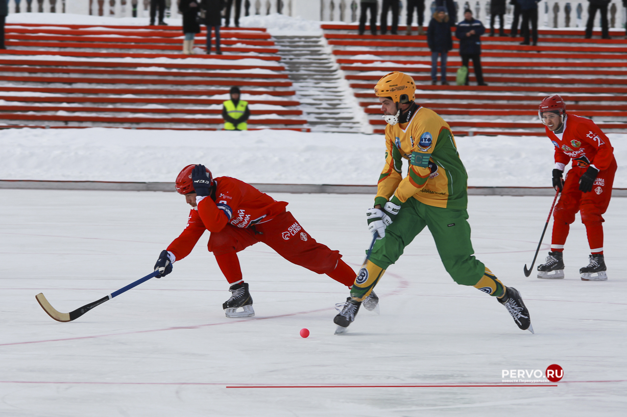 «Уральский трубник» в Первоуральске проиграл «Воднику». Фотографии