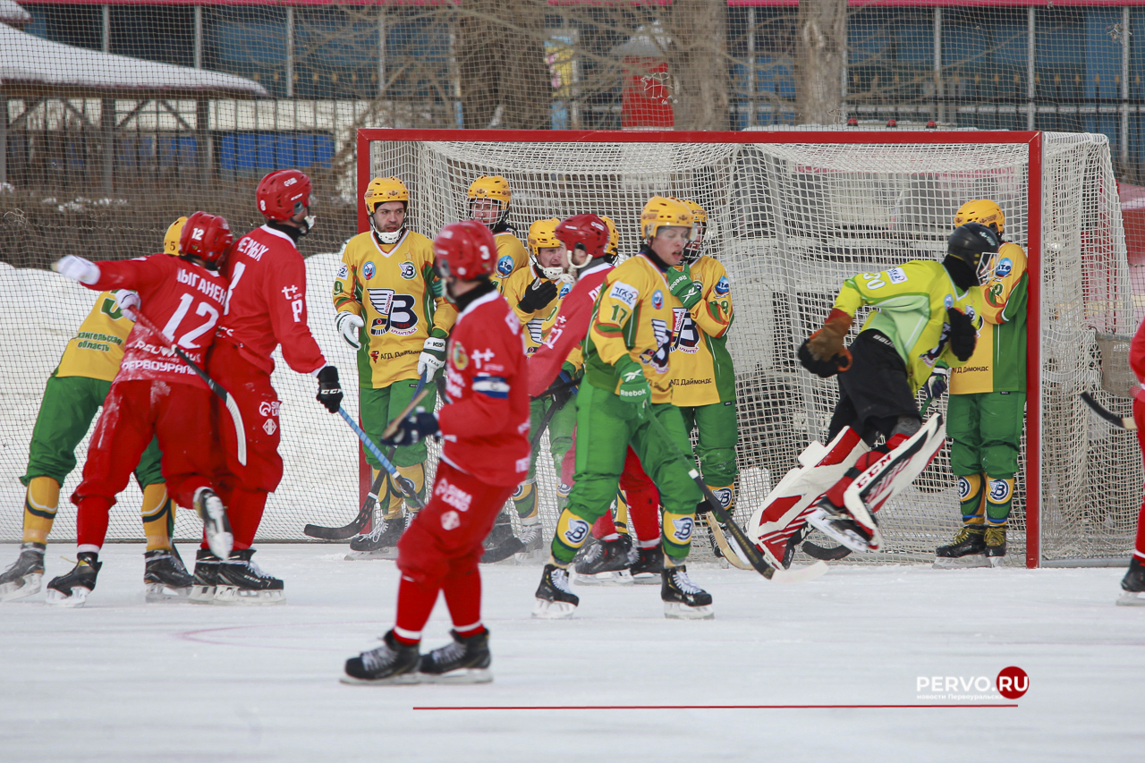 «Уральский трубник» в Первоуральске проиграл «Воднику». Фотографии