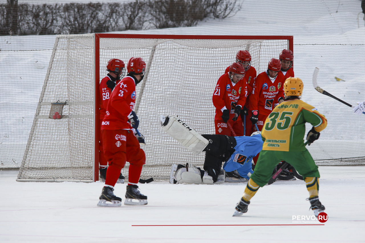 «Уральский трубник» в Первоуральске проиграл «Воднику». Фотографии