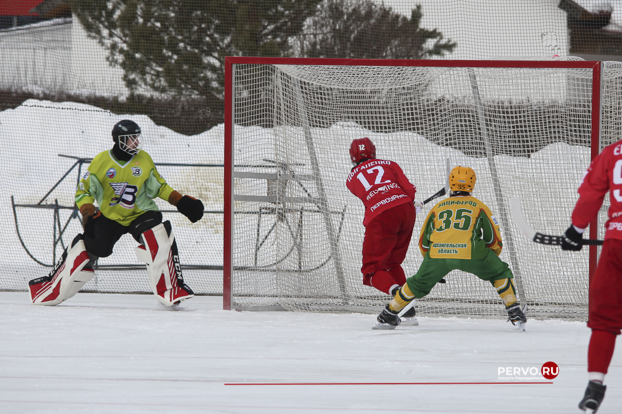 «Уральский трубник» в Первоуральске проиграл «Воднику». Фотографии