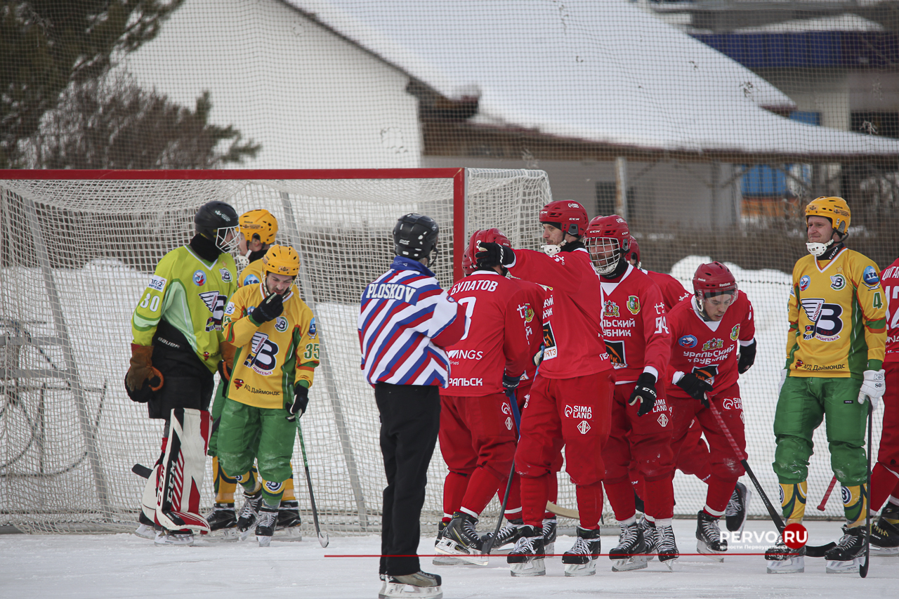 «Уральский трубник» в Первоуральске проиграл «Воднику». Фотографии