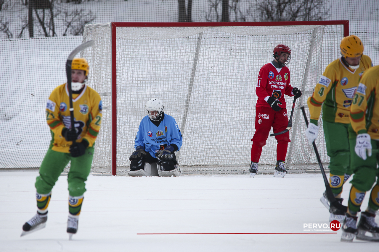 «Уральский трубник» в Первоуральске проиграл «Воднику». Фотографии