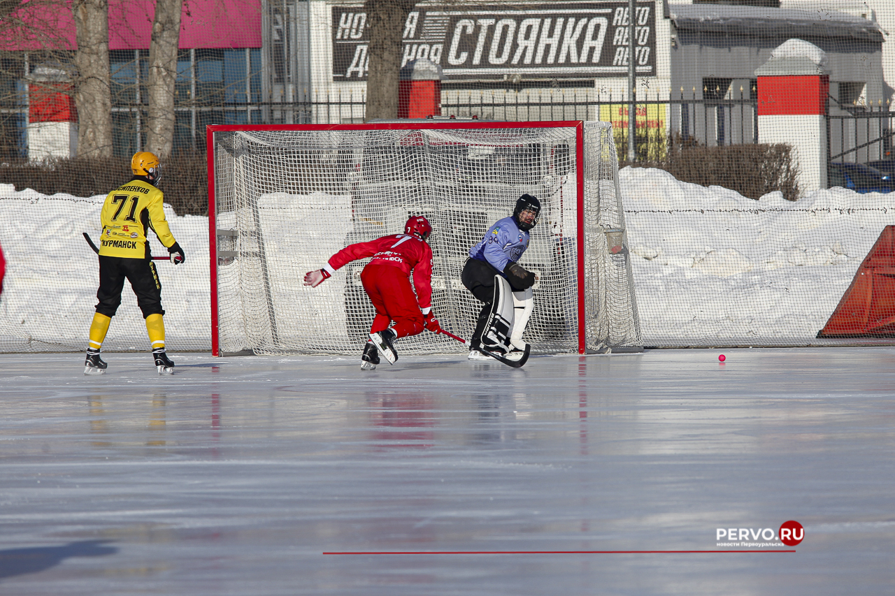 «Уральский трубник» дома снова проиграл, на этот раз «Мурману». Фотографии