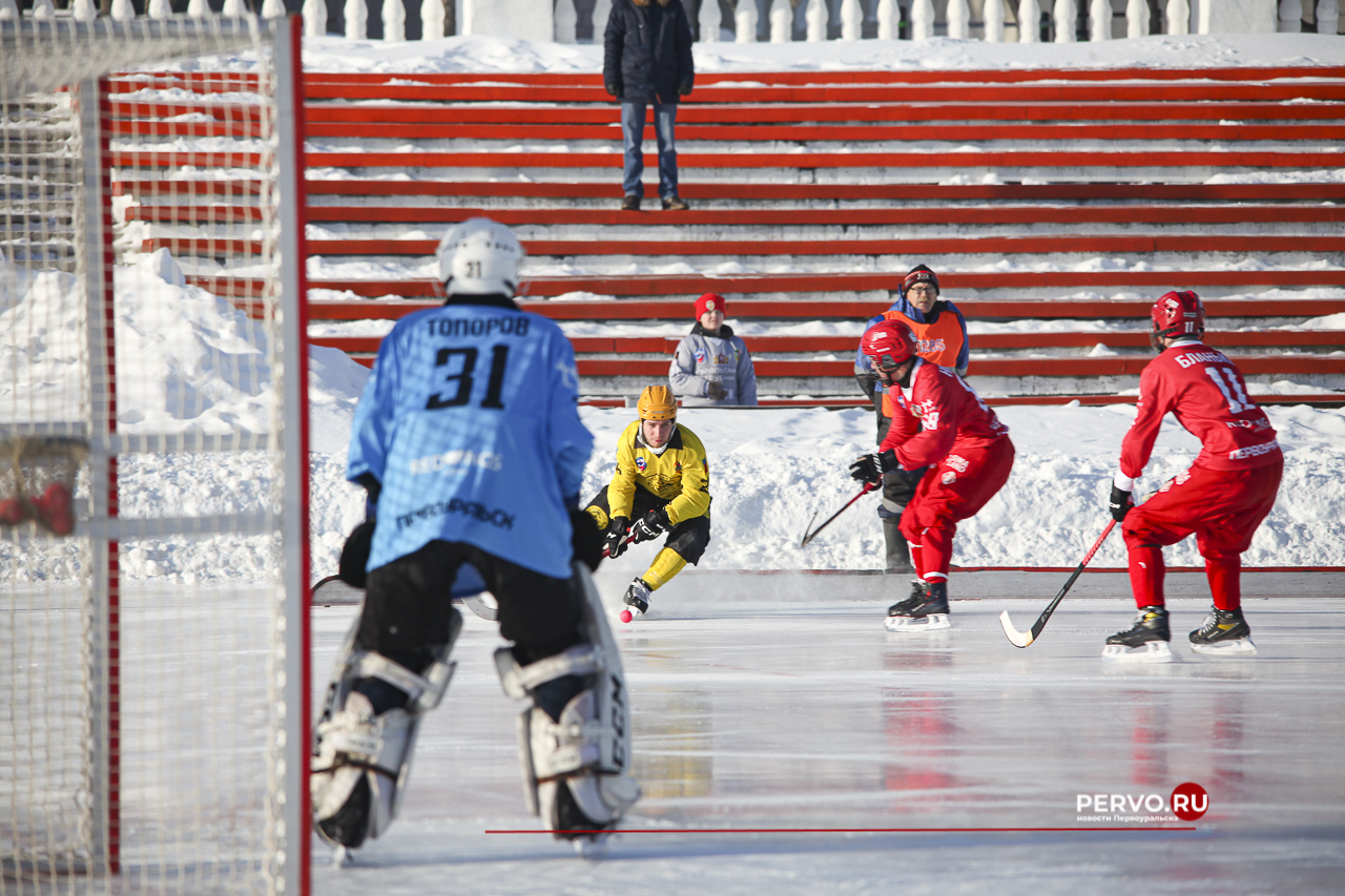 «Уральский трубник» дома снова проиграл, на этот раз «Мурману». Фотографии