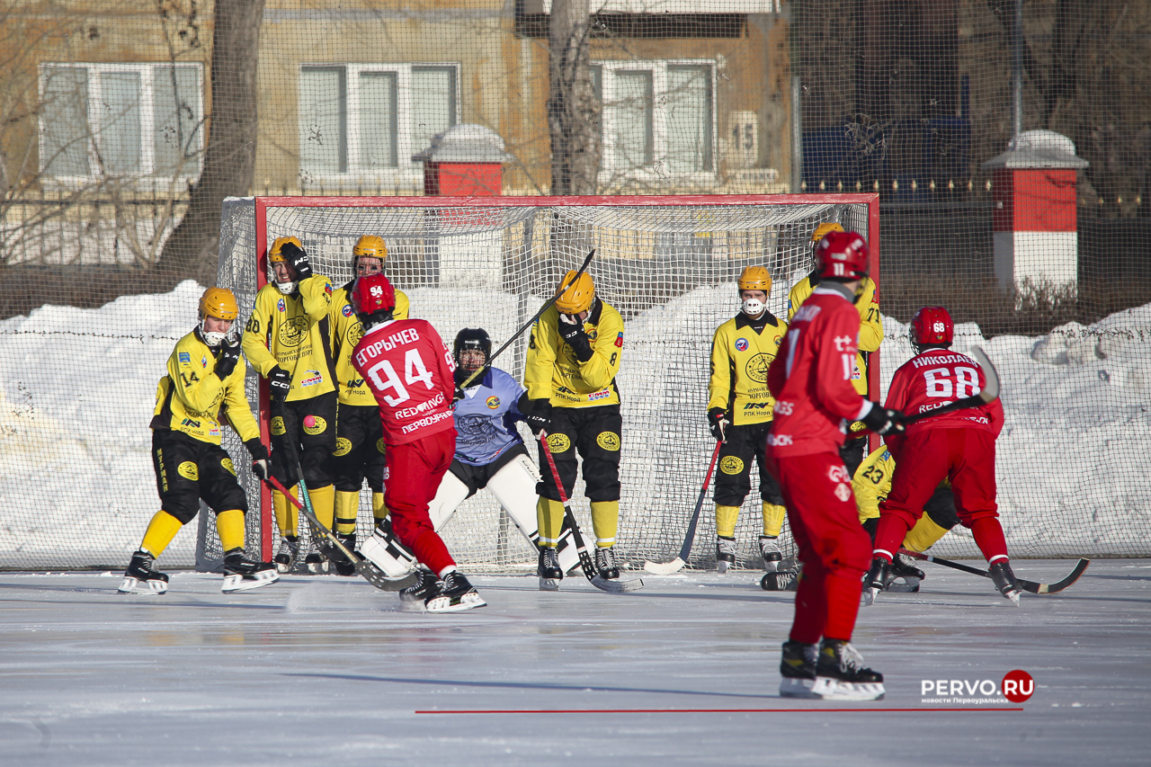 «Уральский трубник» дома снова проиграл, на этот раз «Мурману». Фотографии