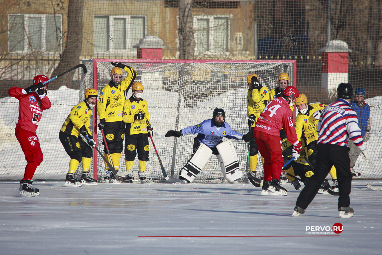 «Уральский трубник» дома снова проиграл, на этот раз «Мурману». Фотографии