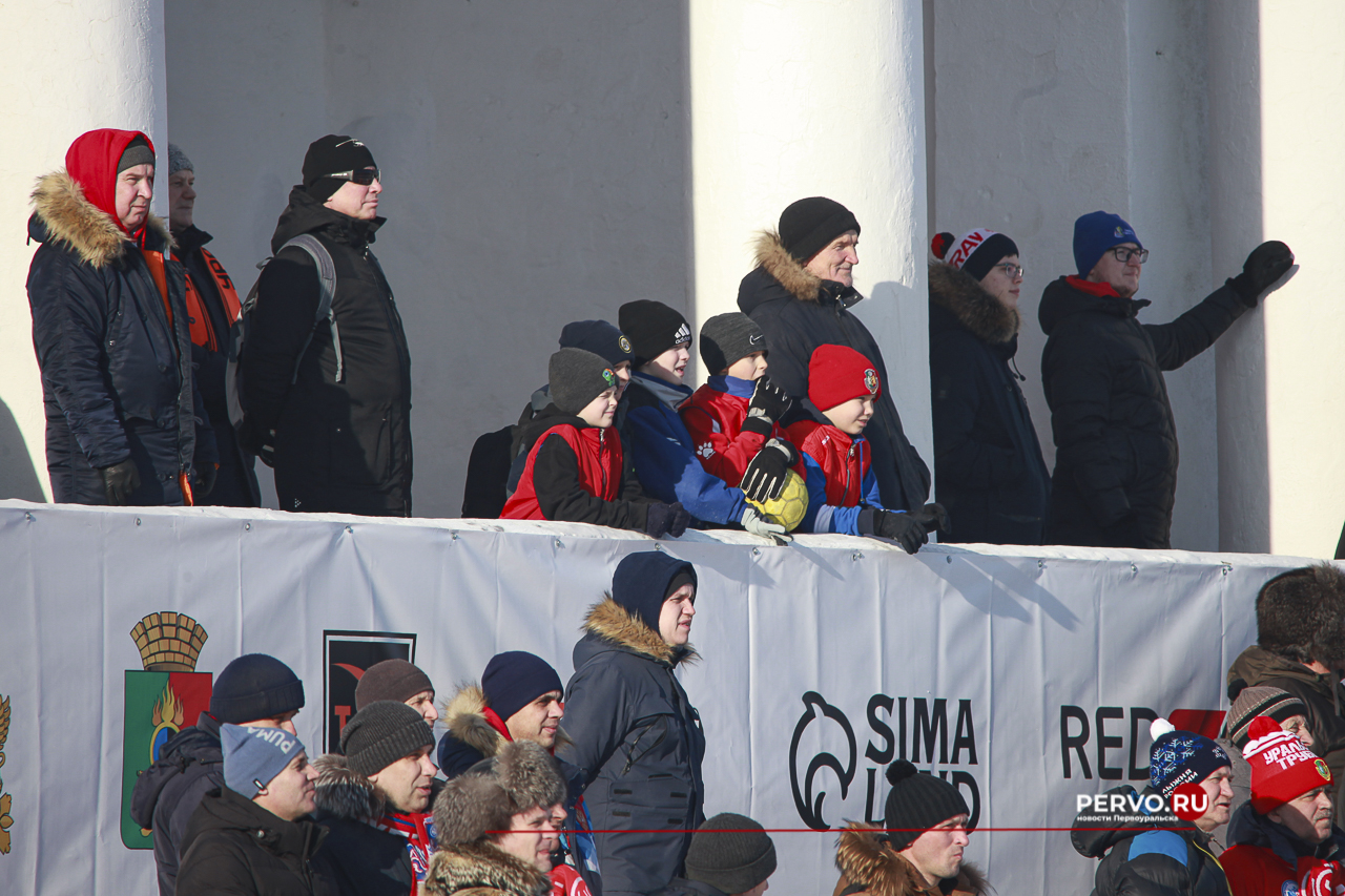 «Уральский трубник» дома снова проиграл, на этот раз «Мурману». Фотографии