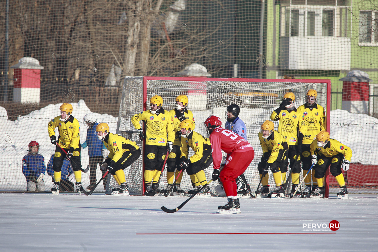 «Уральский трубник» дома снова проиграл, на этот раз «Мурману». Фотографии