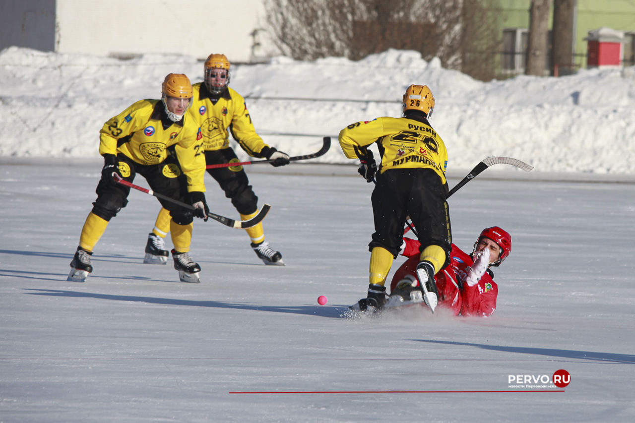 «Уральский трубник» дома снова проиграл, на этот раз «Мурману». Фотографии