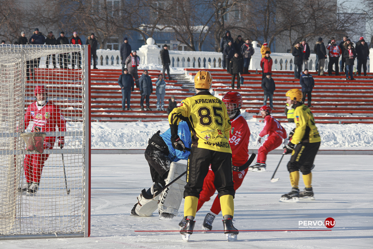 «Уральский трубник» дома снова проиграл, на этот раз «Мурману». Фотографии