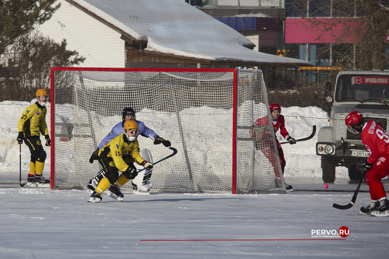 «Уральский трубник» дома снова проиграл, на этот раз «Мурману». Фотографии