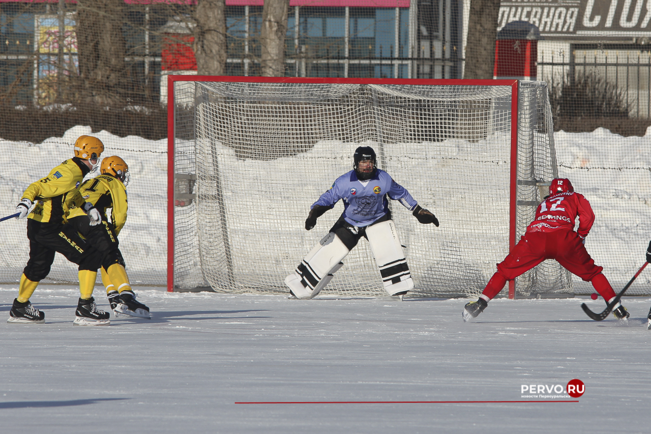 «Уральский трубник» дома снова проиграл, на этот раз «Мурману». Фотографии