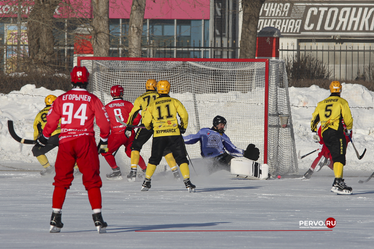 «Уральский трубник» дома снова проиграл, на этот раз «Мурману». Фотографии