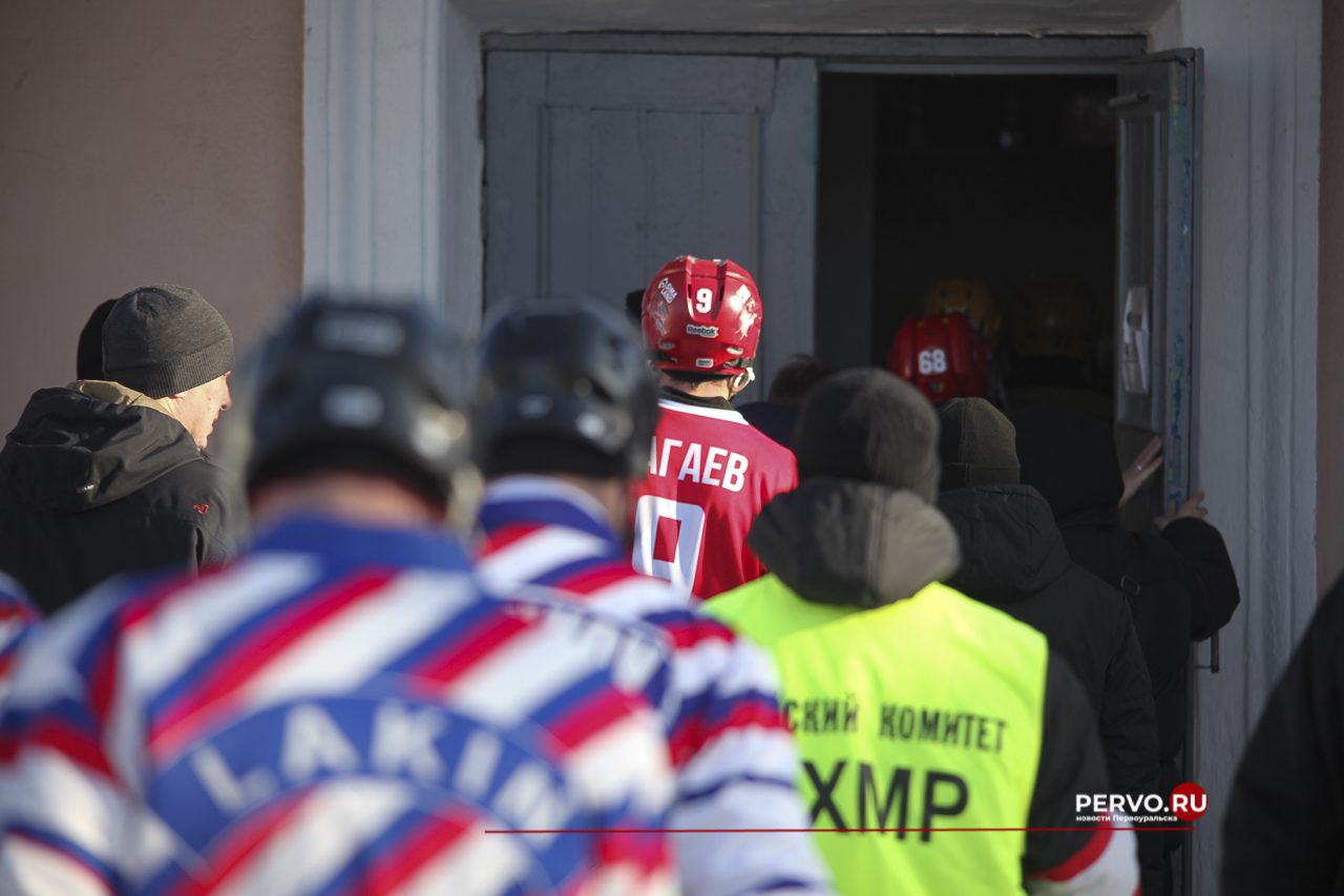 «Уральский трубник» дома снова проиграл, на этот раз «Мурману». Фотографии