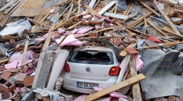 Семнадцатиэтажный дом обрушился в турецком городе Адана