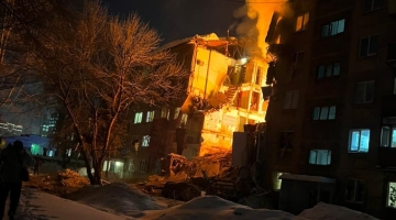 Жители дома в Новосибирске, где произошел взрыв, неоднократно жаловались на запах газа