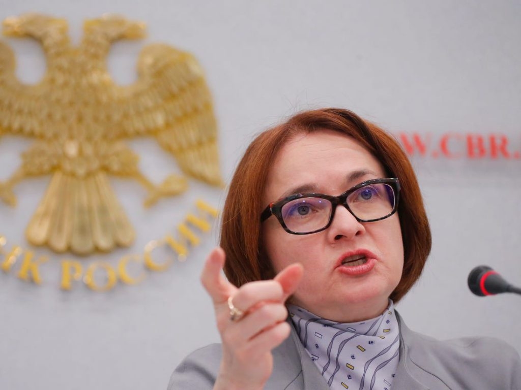 Центробанк: число банковских карт в России за 2022 год выросло на рекордные 18%