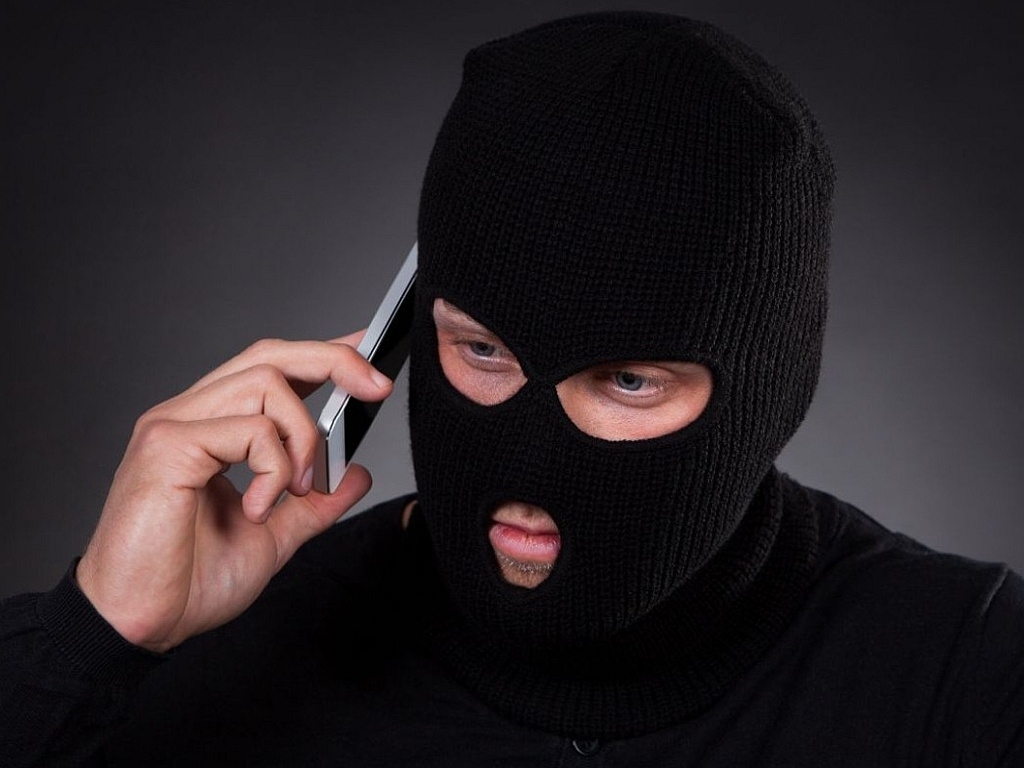 Более 900 тысяч рублей похитили мошенники у 26-летнего первоуральца