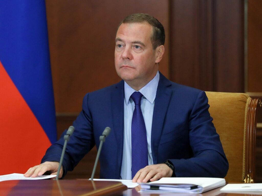 Медведев пожалел немцев из-за слов министра Бушмана о решении МУС арестовать Путина