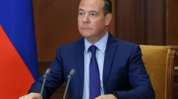 Медведев пожалел немцев из-за слов министра Бушмана о решении МУС арестовать Путина