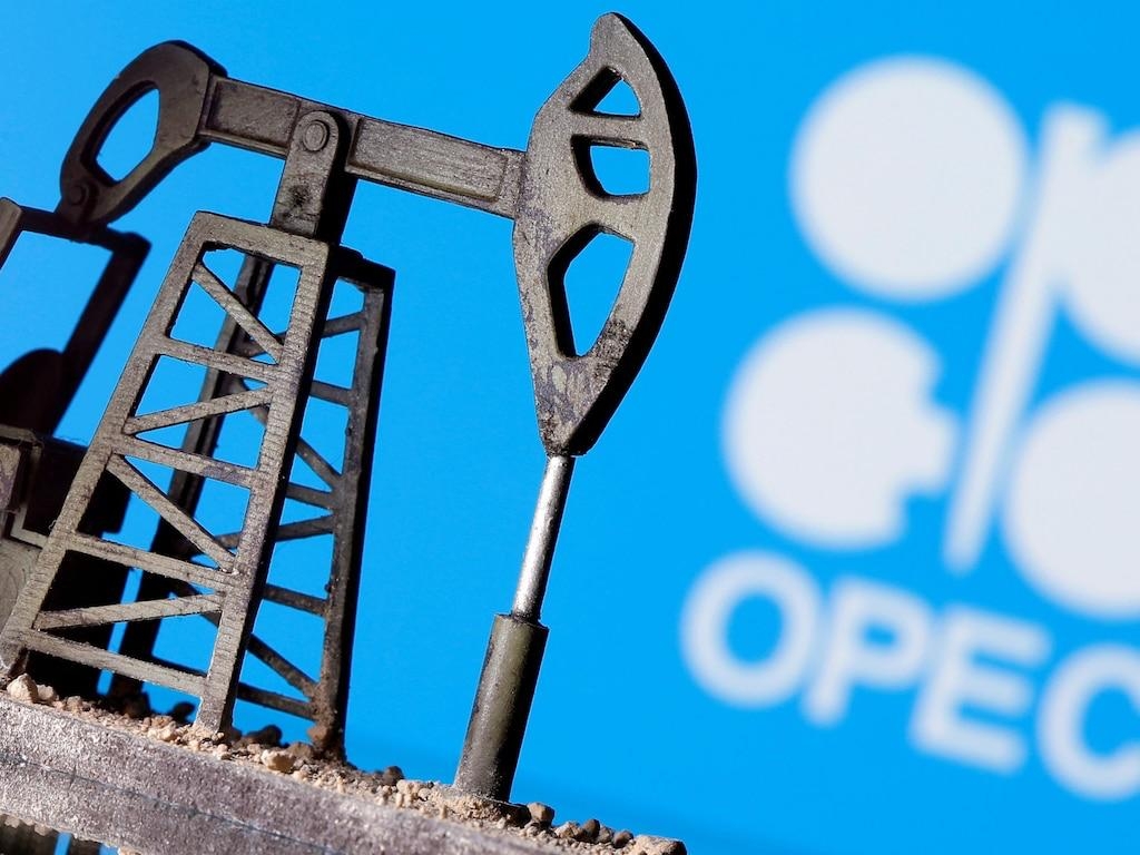 Цены на нефть подскочили после сокращения добычи странами ОПЕК+