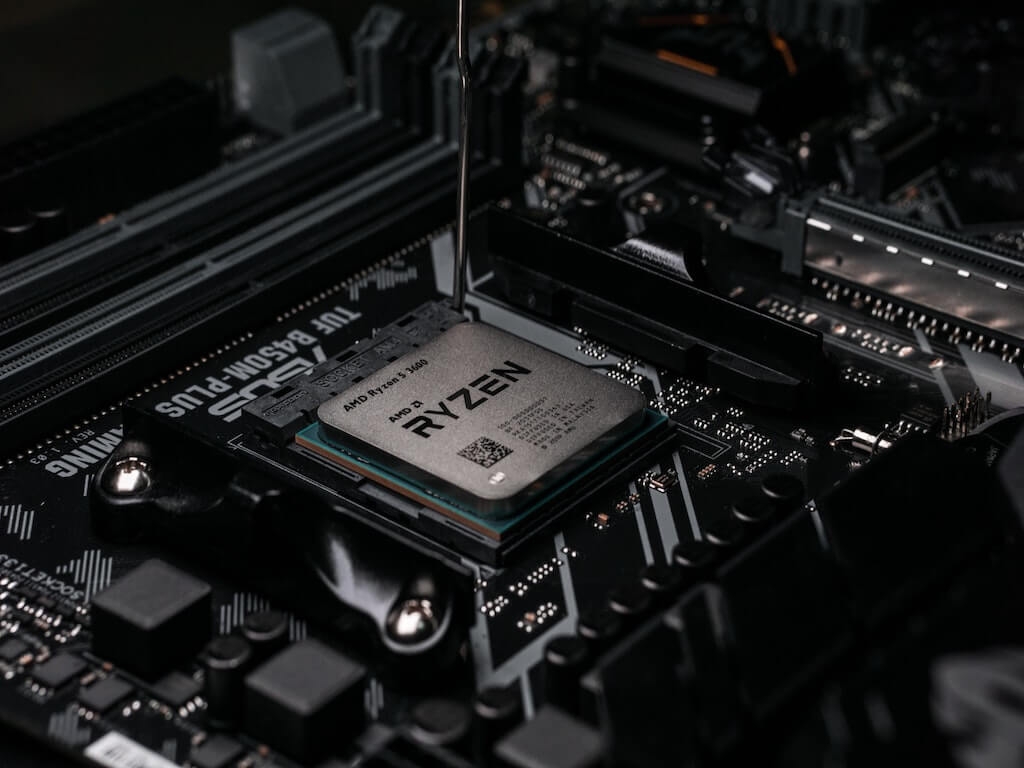 Флагманские процессоры AMD Ryzen 9 7950X3D стали массово перегорать