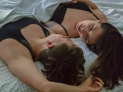 Netflix закрыл эротический сериал «Секс/Жизнь» после двух сезонов