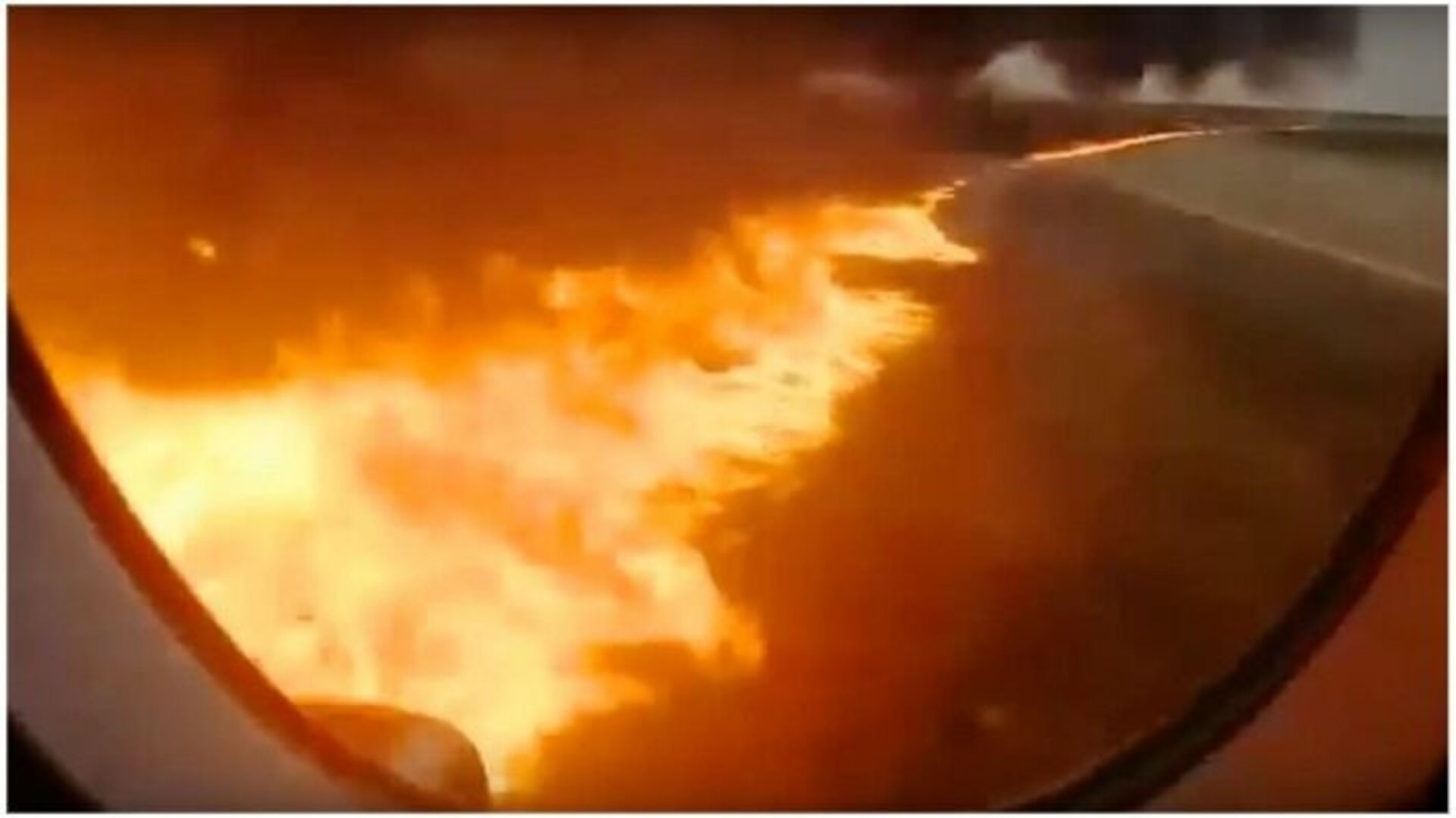 Самолет Flydubai, у которого после взлета загорелся двигатель, приземлился в Дубае