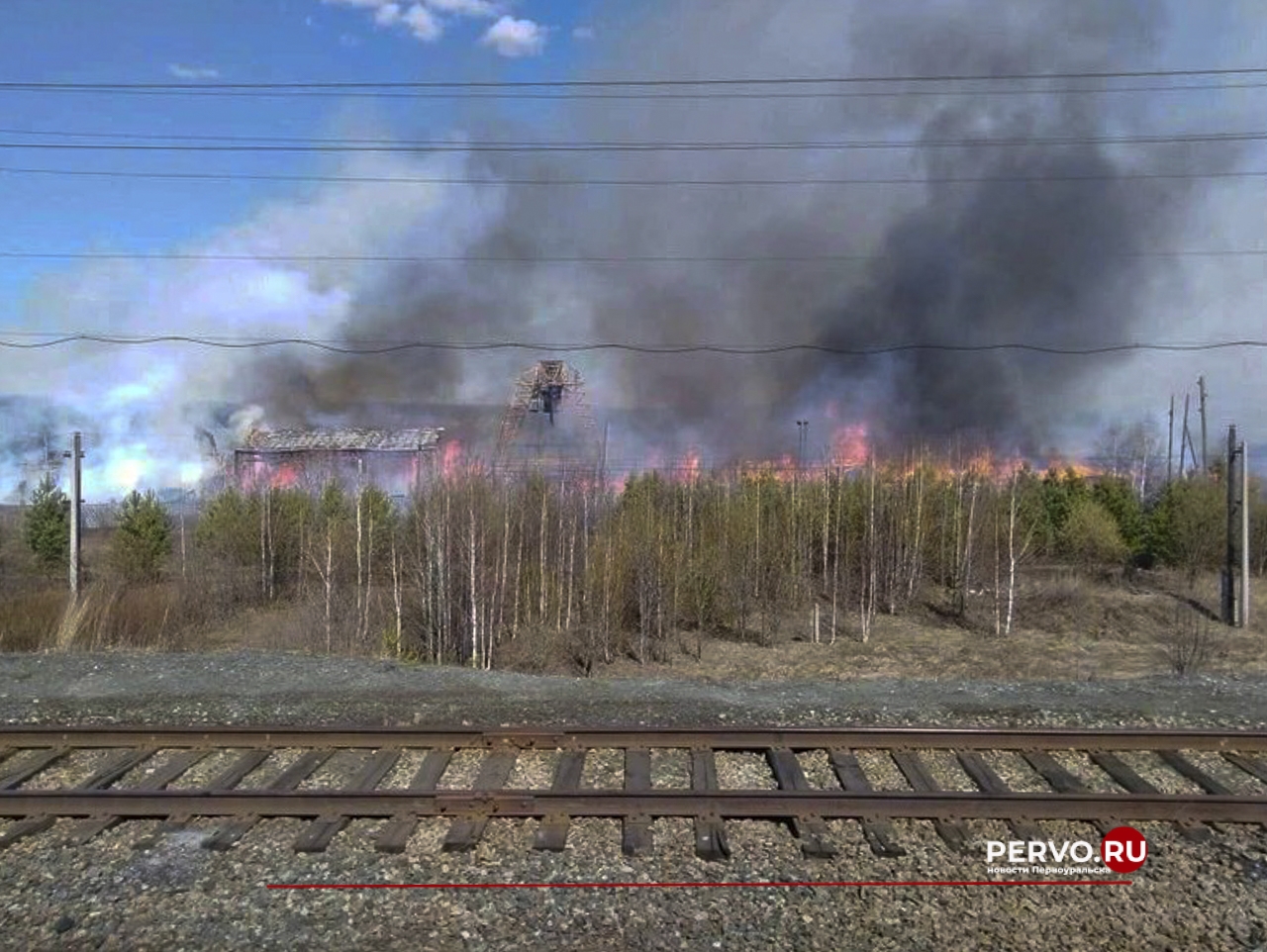 Экстренное предупреждение из-за пожаров объявлено в Свердловской области