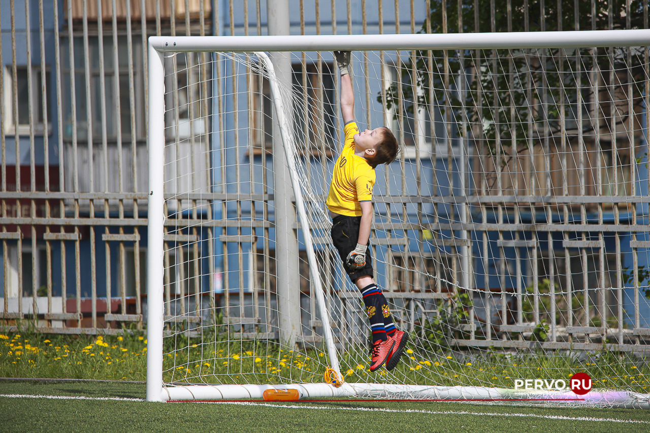 Хоккеисты «Уральского трубника» сыграют в футбол с болельщиками