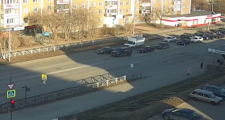 На улице Ленина посреди дороги подрались водители