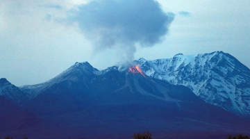 На Камчатке пепел от извержения Шивелуча распространился на 500 километров